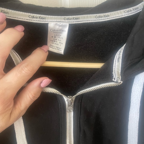 Black Calvin Klein zip up sweater size small - Picture 2 of 3